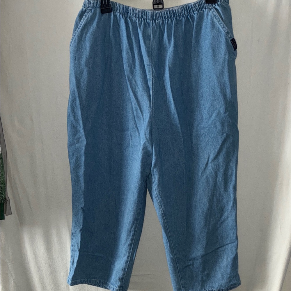 Chic Denim Blue Cropped Pants